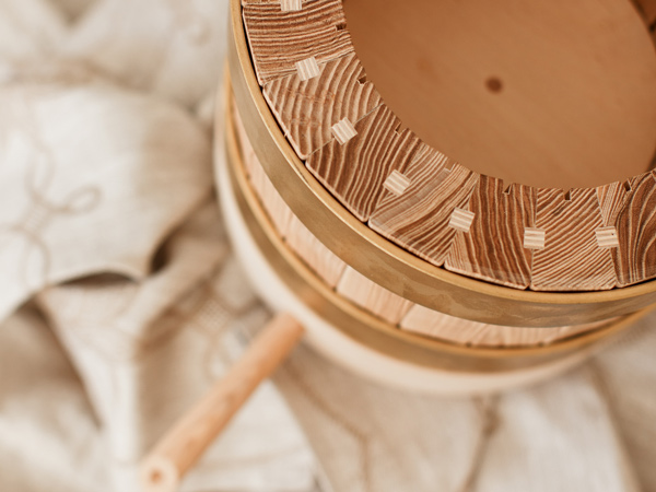 отжим в дубовом бочёнке